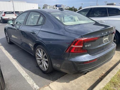 2021 Volvo S60 T5 Momentum
