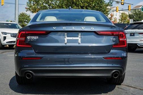2021 Volvo S60 T5 Momentum