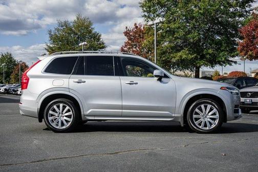 2016 Volvo XC90 T6 Momentum
