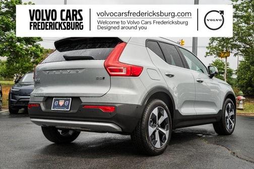 2025 Volvo XC40 B5 Plus Bright Theme