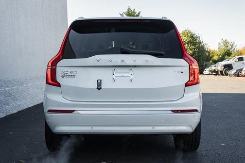 2025 Volvo XC90 Plug-In Hybrid T8 Plus 7-Seater