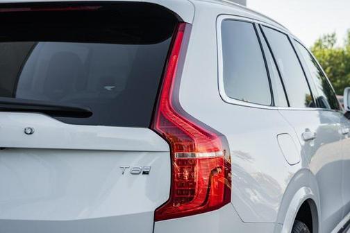 2025 Volvo XC90 Plug-In Hybrid T8 Plus 7-Seater