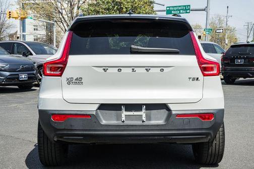 2021 Volvo XC40 T5 R-Design