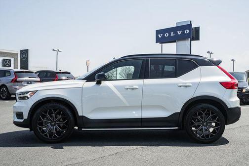 2021 Volvo XC40 T5 R-Design