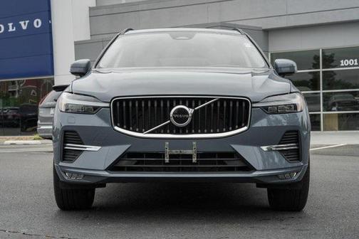 2022 Volvo XC60 Momentum
