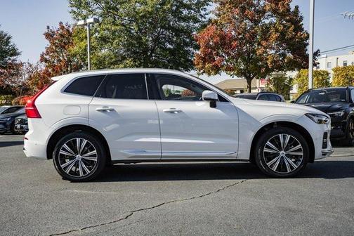 2023 Volvo XC60 B5 Plus Bright Theme