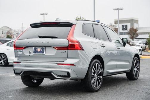 2025 Volvo XC60 B5 Plus