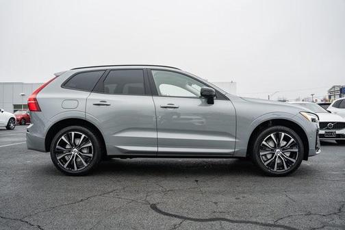 2025 Volvo XC60 B5 Plus