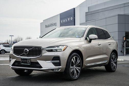 2023 Volvo XC60 B5 Plus Bright Theme