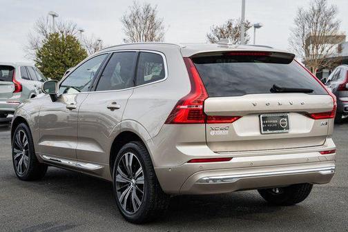 2023 Volvo XC60 B5 Plus Bright Theme