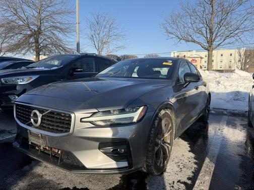2019 Volvo S60 T6 R-Design