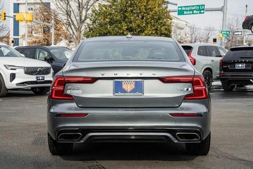 2019 Volvo S60 T6 R-Design