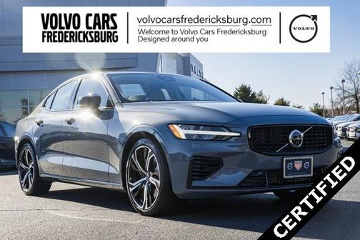 2023 Volvo S60 Recharge Plug-In Hybrid T8 Plus Dark Theme