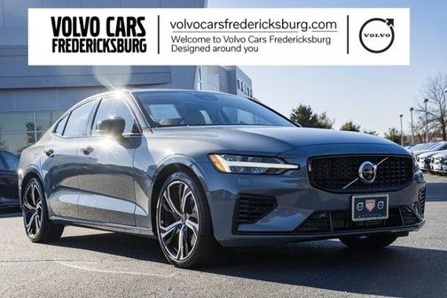 2023 Volvo S60 Recharge Plug-In Hybrid T8 Plus Dark Theme