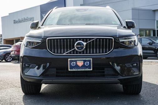 2023 Volvo XC40 B5 Plus Bright Theme