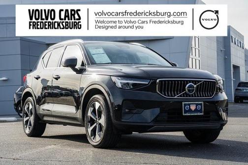 2023 Volvo XC40 B5 Plus Bright Theme