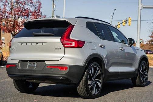 2025 Volvo XC40 B5 Plus Dark Theme