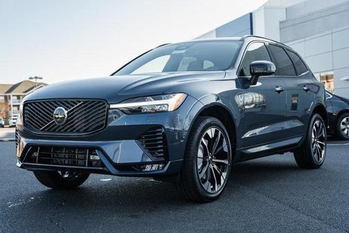 2026 Volvo XC60 B5 Plus