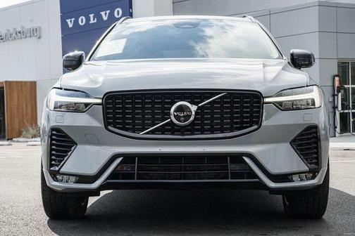 2024 Volvo XC60 B5 Plus Dark Theme