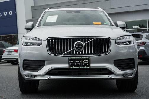2022 Volvo XC90 T6 Momentum