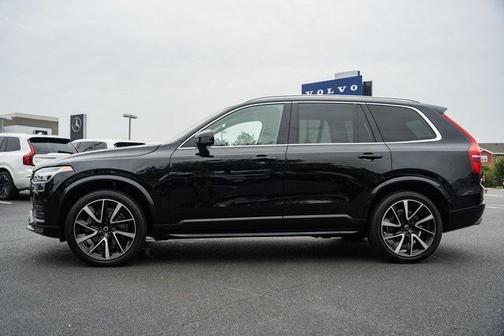 2021 Volvo XC90 T6 Momentum