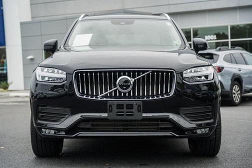 2021 Volvo XC90 T6 Momentum