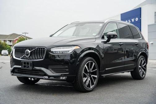 2021 Volvo XC90 T6 Momentum