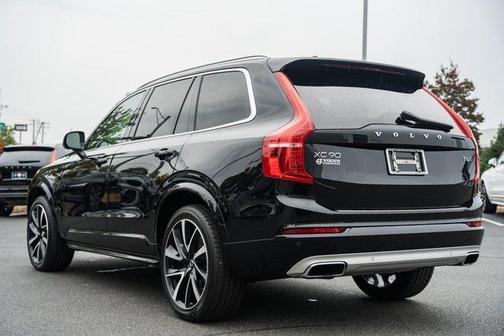 2021 Volvo XC90 T6 Momentum