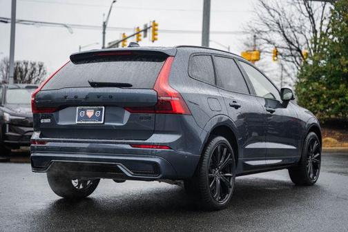 2026 Volvo XC60 B5 Ultra Black Edition