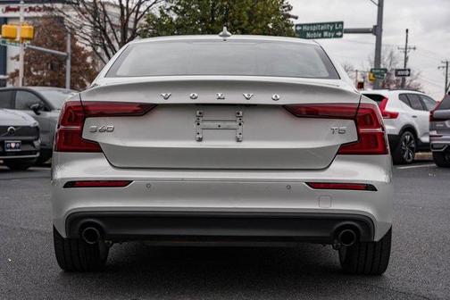 2021 Volvo S60 T5 Momentum