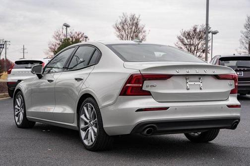 2021 Volvo S60 T5 Momentum