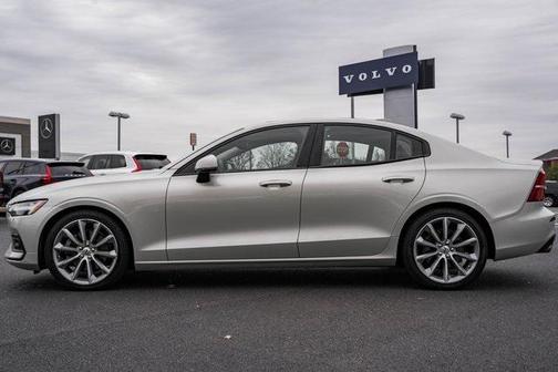 2021 Volvo S60 T5 Momentum