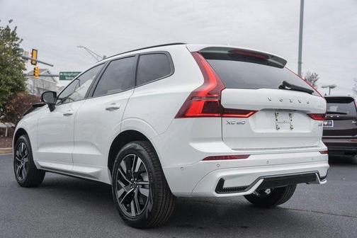 2026 Volvo XC60 B5 Plus