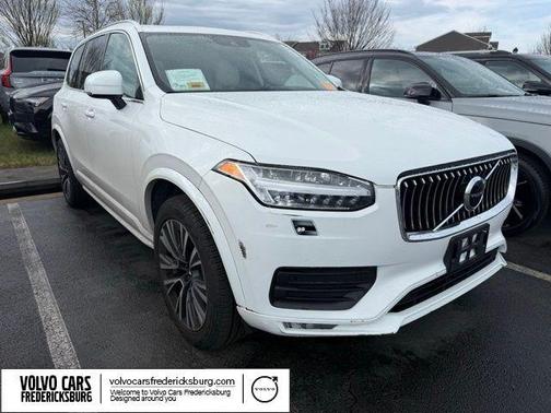 Crystal White Metallic 2022 Volvo XC90 T6 Momentum