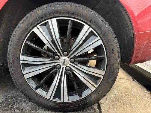 Fusion Red Metallic 2023 Volvo XC60 B5 Plus Bright Theme