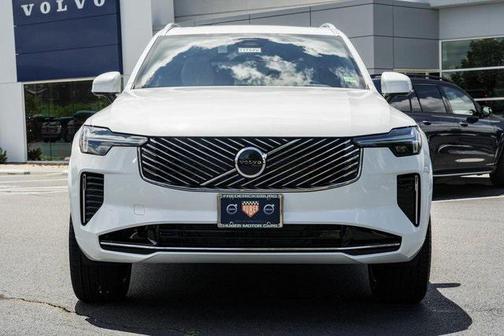 2025 Volvo XC90 B5 Core