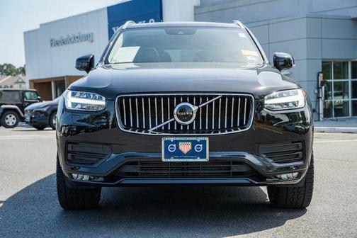 Onyx Black Metallic 2021 Volvo XC90 T6 Momentum
