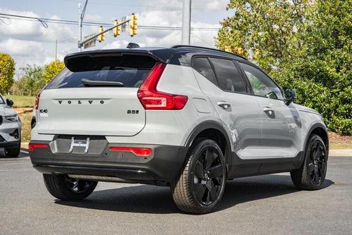 2026 Volvo XC40 B5 Ultra Black Edition