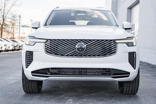 2025 Volvo XC90 B5 Ultra 6-Seater