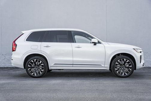 2025 Volvo XC90 B5 Ultra 6-Seater