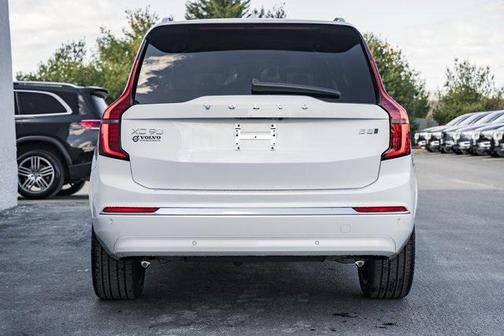 2025 Volvo XC90 B5 Ultra 6-Seater