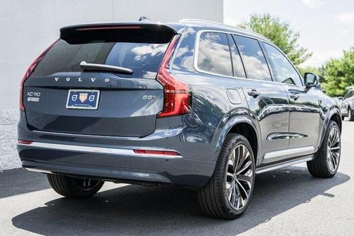 2025 Volvo XC90 B5 Plus 7-Seater