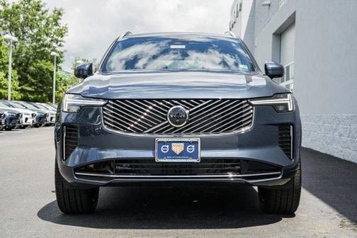 2025 Volvo XC90 B5 Plus 7-Seater