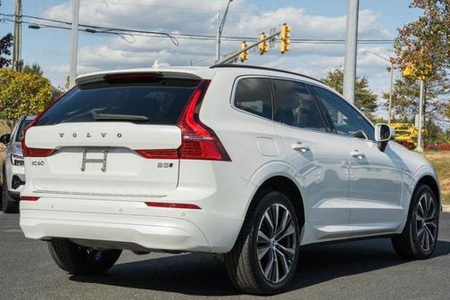 2022 Volvo XC60 B5 Momentum