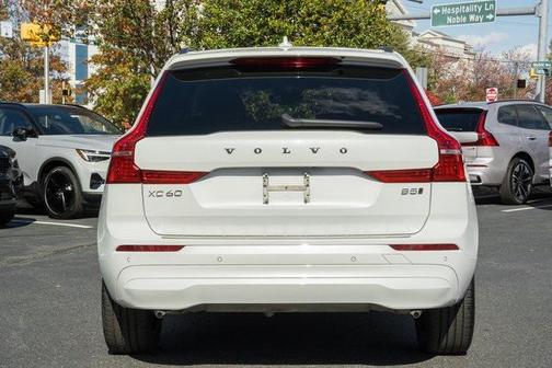 2022 Volvo XC60 B5 Momentum