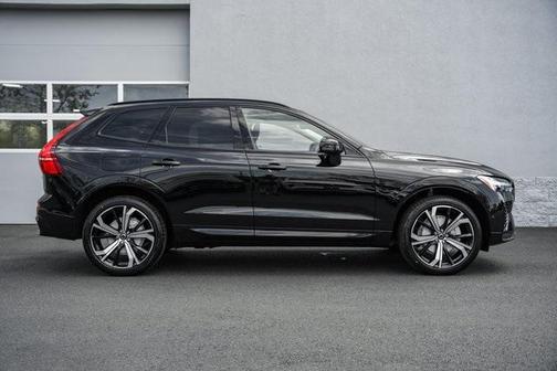 2025 Volvo XC60 B5 Ultra