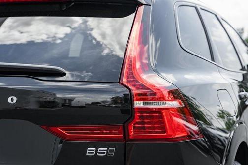 2025 Volvo XC60 B5 Ultra