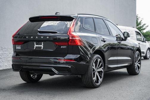 2025 Volvo XC60 B5 Ultra