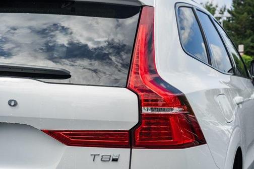 2025 Volvo XC60 Plug-In Hybrid T8 Plus