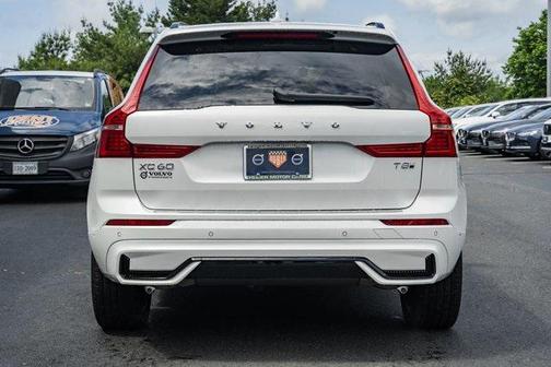 2025 Volvo XC60 Plug-In Hybrid T8 Plus